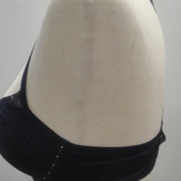 PINK by Victoria's Secret gorgeous Front clasp bra with lace trim  Size …34C - Picture 3 of 10